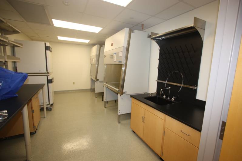 QU Lab - Tissue Culture Room